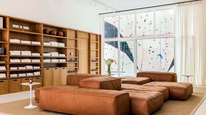 <b>La Fondation Other</b>. Images powered by <a href="https://iceportal.shijigroup.com/" title="IcePortal" target="_blank">IcePortal</a>.