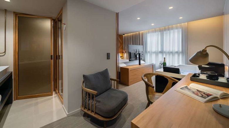 <b>9Hotel Paquis Suite</b>. Images powered by <a href="https://iceportal.shijigroup.com/" title="IcePortal" target="_blank">IcePortal</a>.