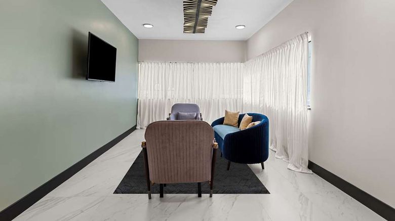 <b>Quality Inn & Suites Lobby</b>. Images powered by <a href="https://iceportal.shijigroup.com/" title="IcePortal" target="_blank">IcePortal</a>.