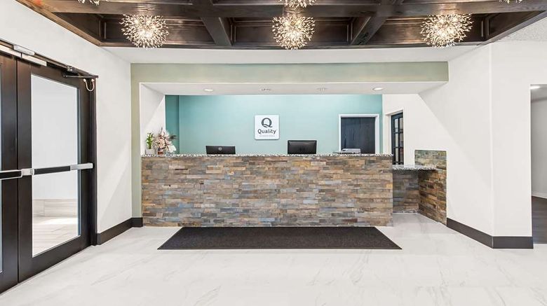 <b>Quality Inn & Suites Lobby</b>. Images powered by <a href="https://iceportal.shijigroup.com/" title="IcePortal" target="_blank">IcePortal</a>.