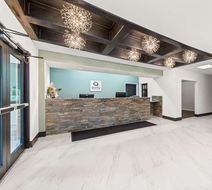 Quality Inn & Suites Lobby