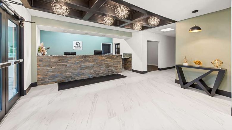 <b>Quality Inn & Suites Lobby</b>. Images powered by <a href="https://iceportal.shijigroup.com/" title="IcePortal" target="_blank">IcePortal</a>.