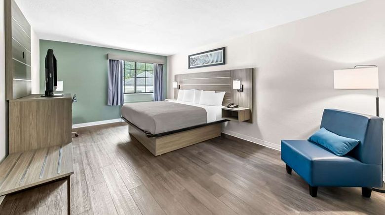 <b>Quality Inn & Suites Room</b>. Images powered by <a href="https://iceportal.shijigroup.com/" title="IcePortal" target="_blank">IcePortal</a>.