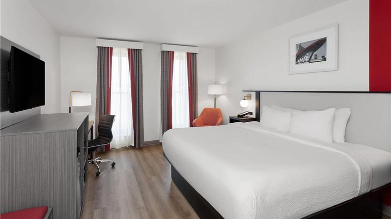 <b>Ramada by Wyndham Milwaukee Suite</b>. Images powered by <a href="https://iceportal.shijigroup.com/" title="IcePortal" target="_blank">IcePortal</a>.