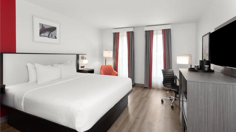 <b>Ramada by Wyndham Milwaukee Room</b>. Images powered by <a href="https://iceportal.shijigroup.com/" title="IcePortal" target="_blank">IcePortal</a>.