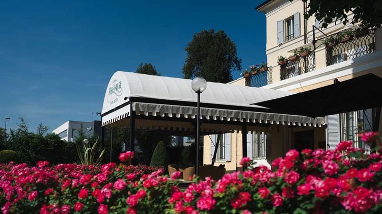 Rechigi Park Hotel Exterior