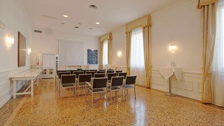 <b>Rechigi Park Hotel Meeting</b>. Images powered by <a href="https://iceportal.shijigroup.com/" title="IcePortal" target="_blank">IcePortal</a>.