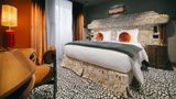 1.75 Paris La Seve Room