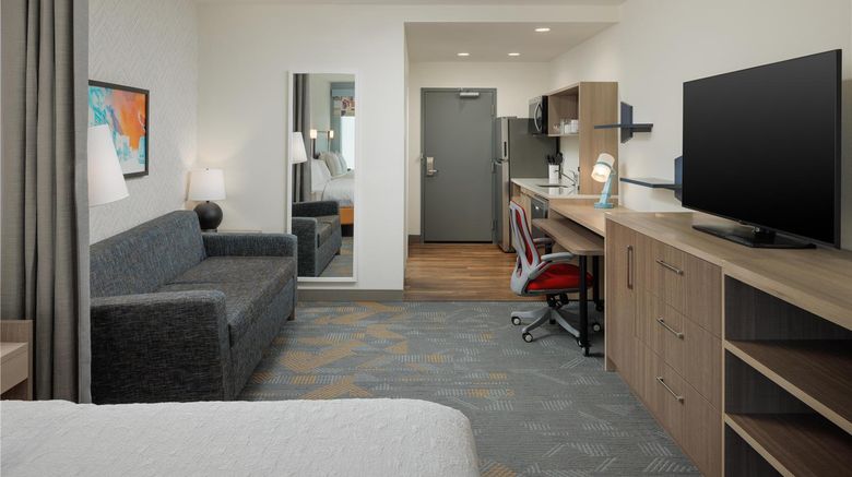<b>Home2 Hilton Cleveland Room</b>. Images powered by <a href="https://iceportal.shijigroup.com/" title="IcePortal" target="_blank">IcePortal</a>.