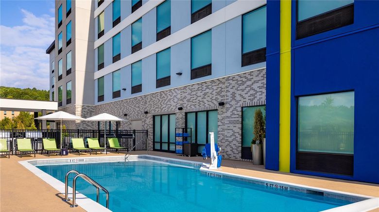 <b>Home2 Hilton Cleveland Pool</b>. Images powered by <a href="https://iceportal.shijigroup.com/" title="IcePortal" target="_blank">IcePortal</a>.