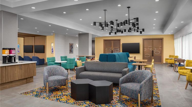 Hampton Inn by Hilton Clanton Lobby