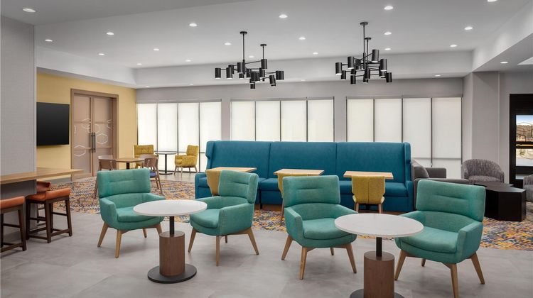 Hampton Inn by Hilton Clanton Lobby