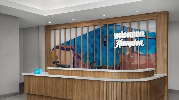 Hampton Inn by Hilton Clanton Lobby