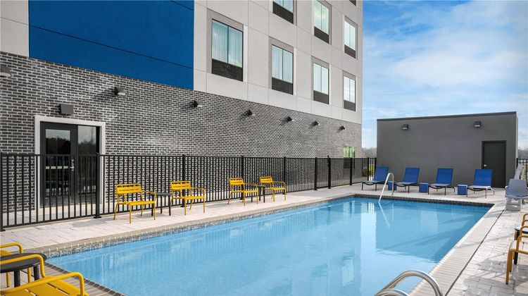 Hampton Inn by Hilton Clanton Pool