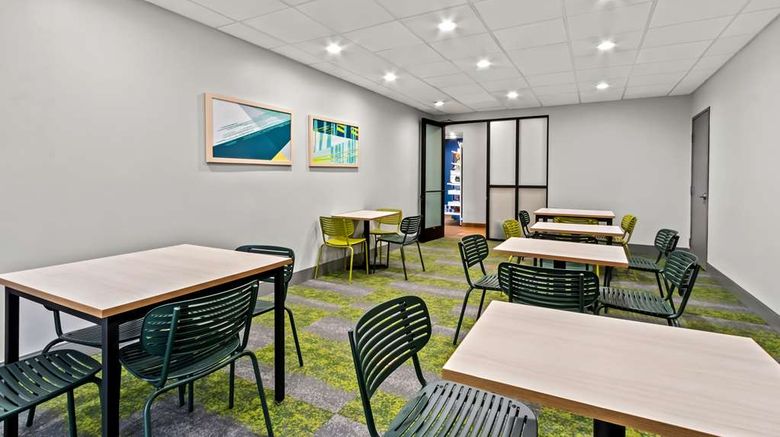 <b>Spark by Hilton Phoenix East Mesa Meeting</b>. Images powered by <a href="https://iceportal.shijigroup.com/" title="IcePortal" target="_blank">IcePortal</a>.