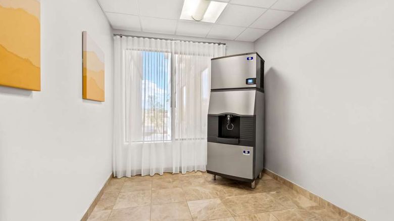 <b>Spark by Hilton Phoenix East Mesa Recreation</b>. Images powered by <a href="https://iceportal.shijigroup.com/" title="IcePortal" target="_blank">IcePortal</a>.