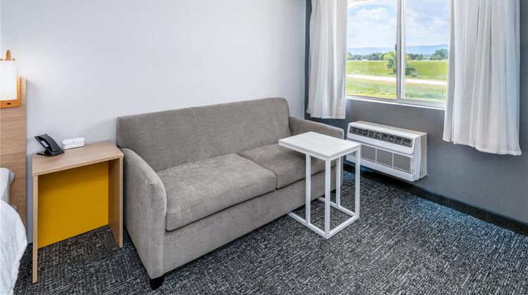 Spark by Hilton Sheridan Room