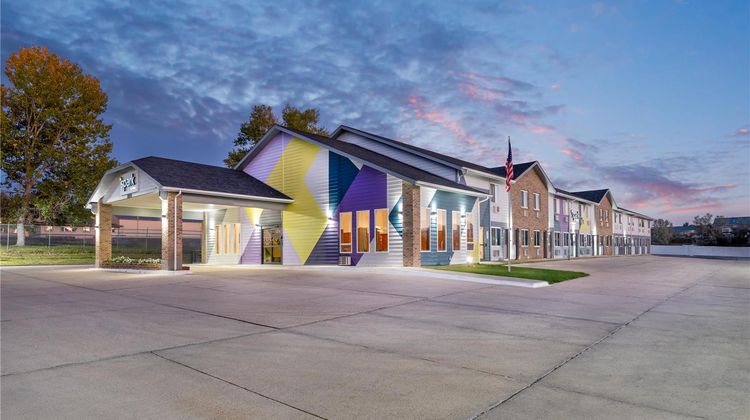 Spark by Hilton Sheridan Exterior