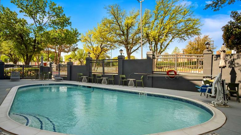 <b>Spark by Hilton Grapevine DFW North Pool</b>. Images powered by <a href="https://iceportal.shijigroup.com/" title="IcePortal" target="_blank">IcePortal</a>.