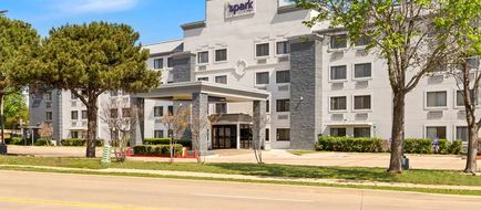 Spark by Hilton Grapevine DFW North Exterior