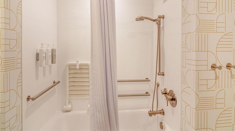 <b>Home2 Suites Crestview Room</b>. Images powered by <a href="https://iceportal.shijigroup.com/" title="IcePortal" target="_blank">IcePortal</a>.