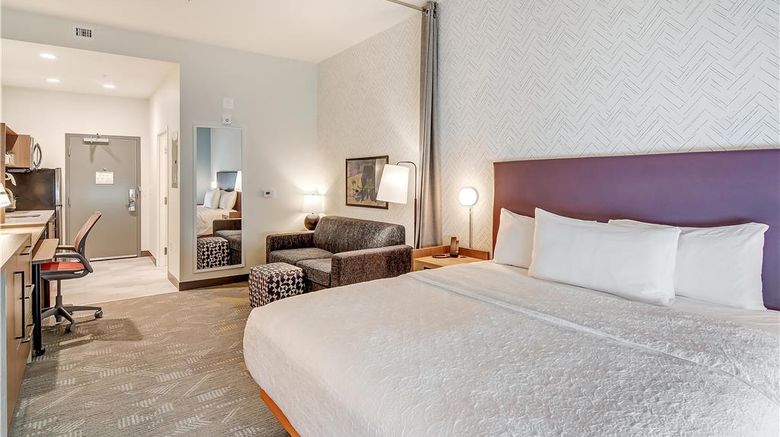 <b>Home2 Suites Crestview Room</b>. Images powered by <a href="https://iceportal.shijigroup.com/" title="IcePortal" target="_blank">IcePortal</a>.