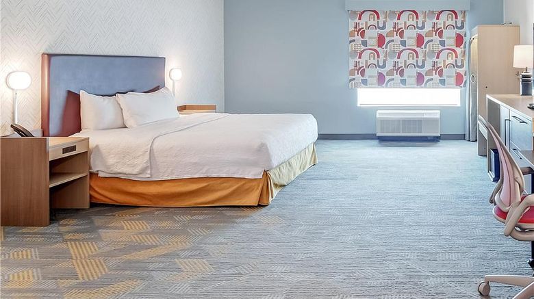 <b>Home2 Suites Crestview Room</b>. Images powered by <a href="https://iceportal.shijigroup.com/" title="IcePortal" target="_blank">IcePortal</a>.