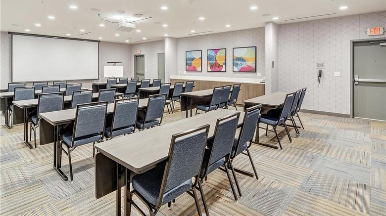 <b>Home2 Suites Crestview Meeting</b>. Images powered by <a href="https://iceportal.shijigroup.com/" title="IcePortal" target="_blank">IcePortal</a>.