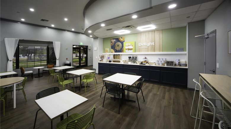 <b>Spark by Hilton Amarillo East Restaurant</b>. Images powered by <a href="https://iceportal.shijigroup.com/" title="IcePortal" target="_blank">IcePortal</a>.