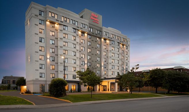 Hampton Inn Montreal East Anjou Exterior