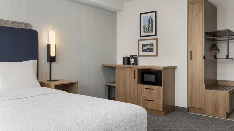 Hampton Inn Montreal East Anjou Room
