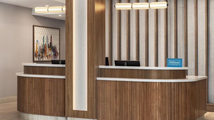 Hampton Inn Montreal East Anjou Lobby