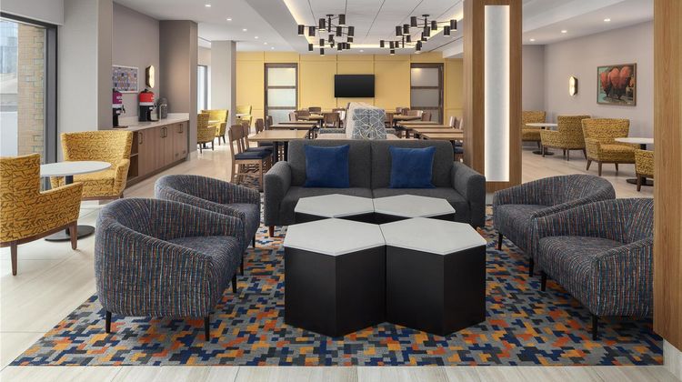 Hampton Inn Montreal East Anjou Lobby