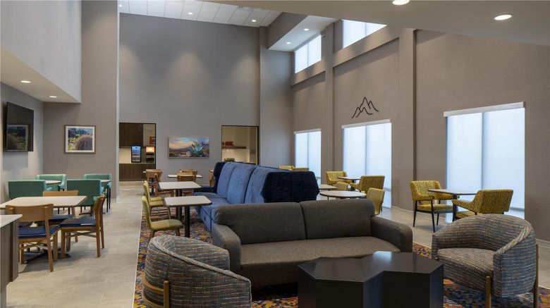 <b>Hampton Inn Buckeye Lobby</b>. Images powered by <a href="https://iceportal.shijigroup.com/" title="IcePortal" target="_blank">IcePortal</a>.