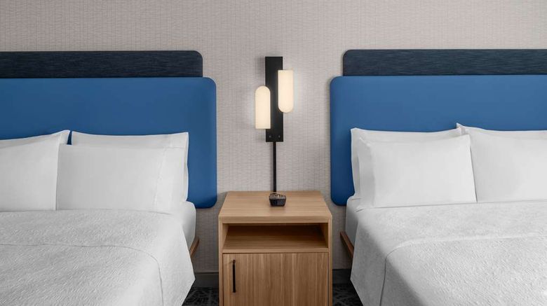 <b>Hampton Inn by Hilton Costa Mesa Newport Room</b>. Images powered by <a href="https://iceportal.shijigroup.com/" title="IcePortal" target="_blank">IcePortal</a>.
