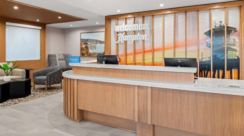 <b>Hampton Inn by Hilton Costa Mesa Newport Lobby</b>. Images powered by <a href="https://iceportal.shijigroup.com/" title="IcePortal" target="_blank">IcePortal</a>.
