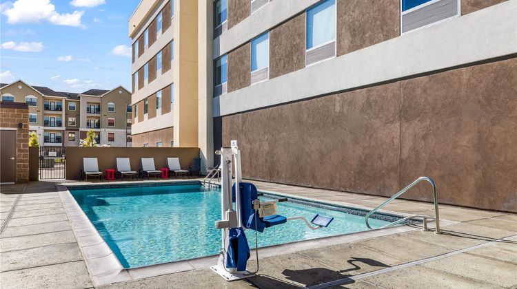 Home2 Suites NewBraunfels Pool