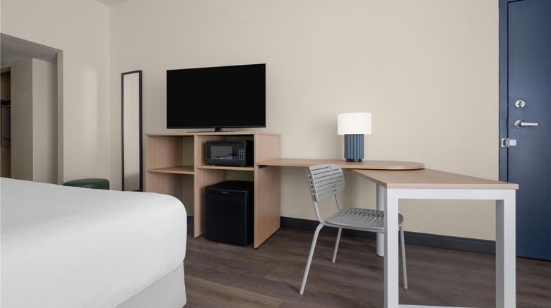 <b>Spark by Hilton Florence North I-95 Room</b>. Images powered by <a href="https://iceportal.shijigroup.com/" title="IcePortal" target="_blank">IcePortal</a>.