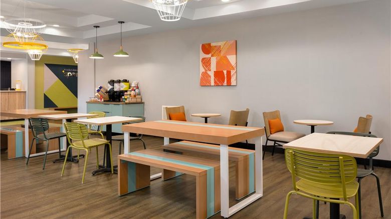 <b>Spark by Hilton Smithfield I-95 Restaurant</b>. Images powered by <a href="https://iceportal.shijigroup.com/" title="IcePortal" target="_blank">IcePortal</a>.