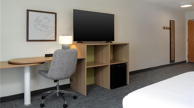 <b>Spark by Hilton Smithfield I-95 Room</b>. Images powered by <a href="https://iceportal.shijigroup.com/" title="IcePortal" target="_blank">IcePortal</a>.