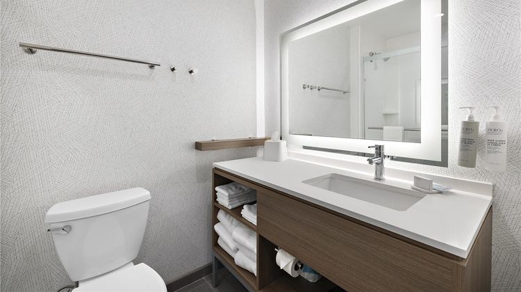 Home2 Suites by Hilton Ontario Airport Room