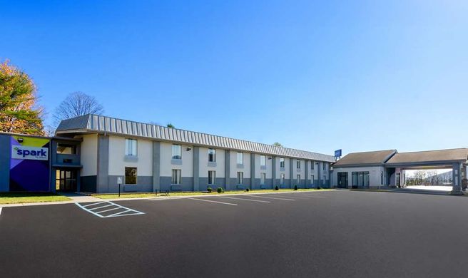Spark by Hilton Daleville Roanoke North Exterior