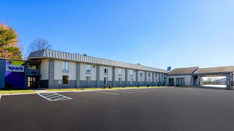 Spark by Hilton Daleville Roanoke North Exterior