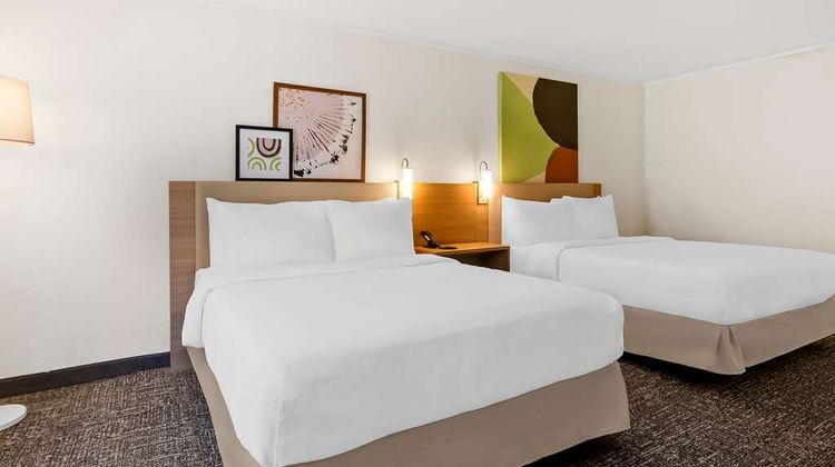 Spark by Hilton Daleville Roanoke North Room