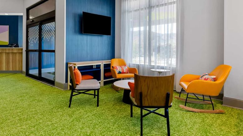 <b>Spark by Hilton Daleville Roanoke North Lobby</b>. Images powered by <a href="https://iceportal.shijigroup.com/" title="IcePortal" target="_blank">IcePortal</a>.