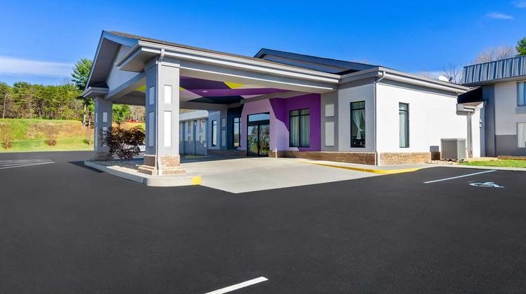 Spark by Hilton Daleville Roanoke North Exterior
