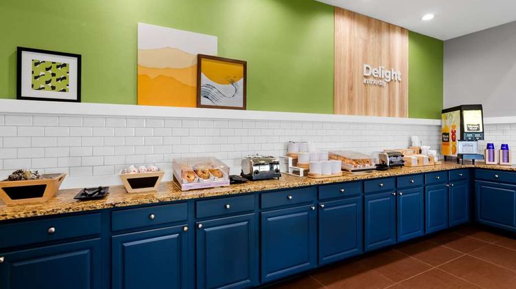 Spark by Hilton Daleville Roanoke North Restaurant