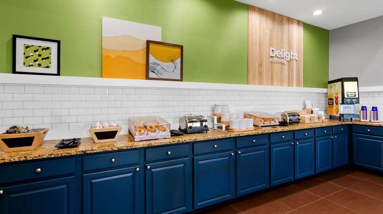 <b>Spark by Hilton Daleville Roanoke North Restaurant</b>. Images powered by <a href="https://iceportal.shijigroup.com/" title="IcePortal" target="_blank">IcePortal</a>.