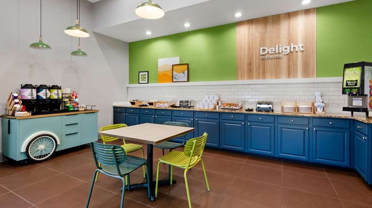 Spark by Hilton Daleville Roanoke North Restaurant