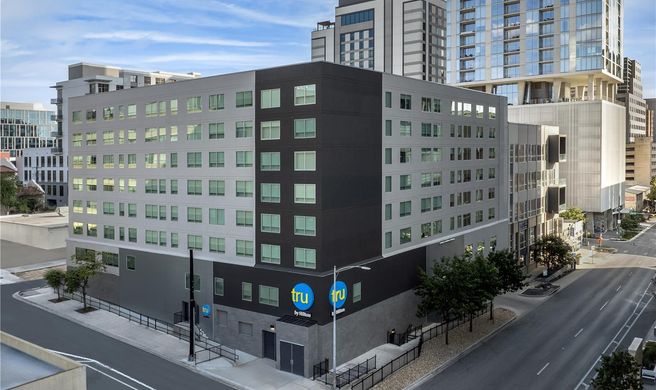 Tru Austin Univ Cap Dist Exterior